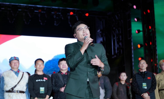 《我是一个兵》首届大型原创红色薪火艺术（公益）盛典在深圳成功举办，传承爱国情怀！