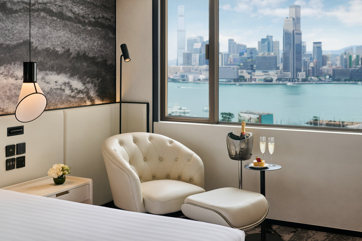 Guestroom with Victoria Harbour View.jpg